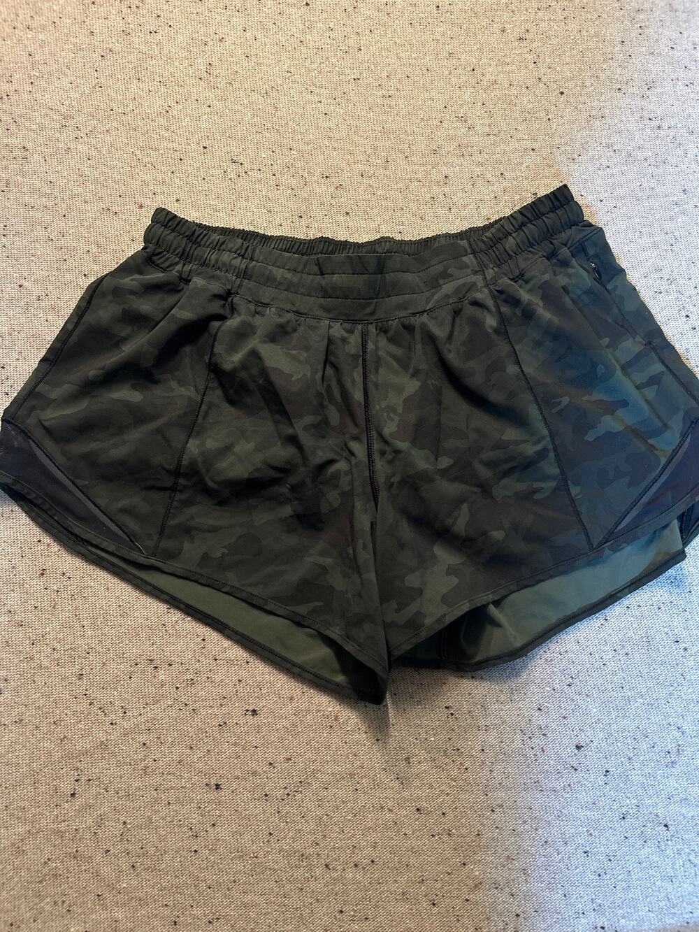 Lululemon Green Camo Shorts Women's 12 Liner in Tact